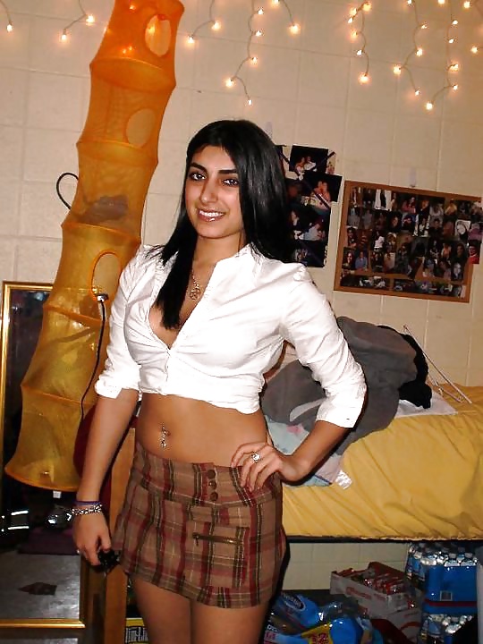 PAKISTANI BABES pict gal