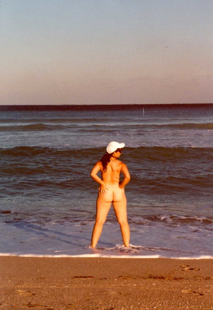 Liz - showing off at the beach - 14 Photos 