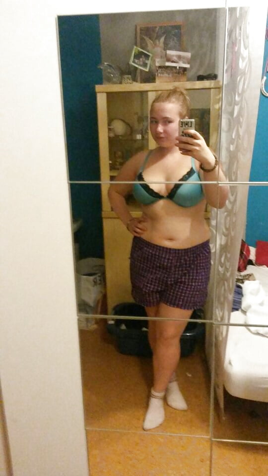 Kathi, 19 YO from Munich, Germany EXPOSED curvy girl pict gal