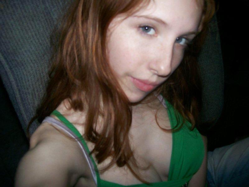 Sweet Redhead pict gal