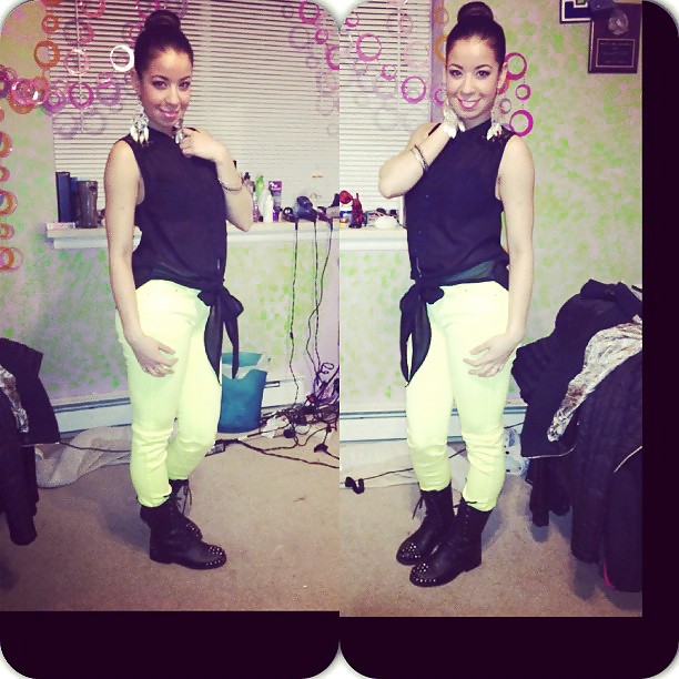 Bust on Me pict gal