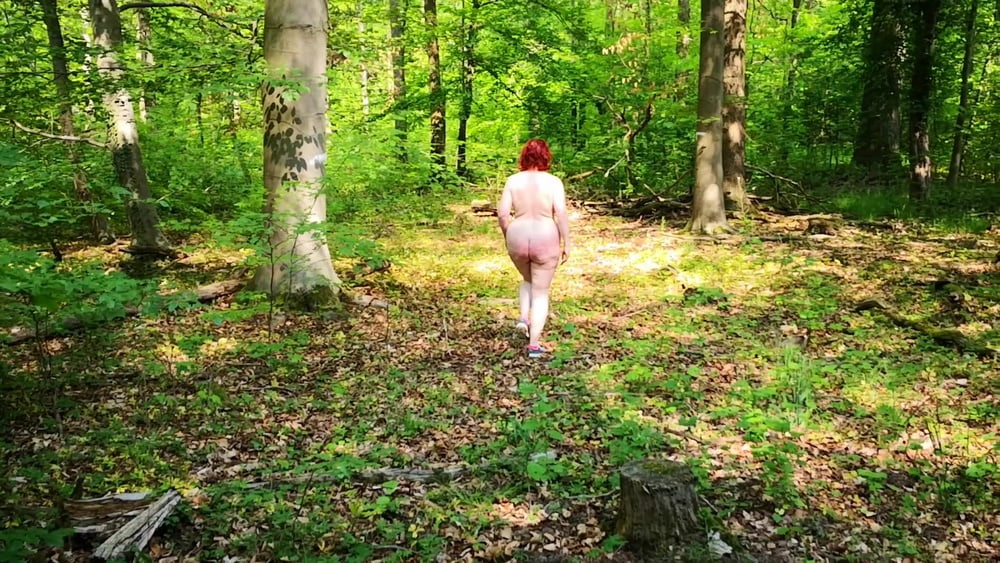 Getting naked in the woods - 16 Pics 
