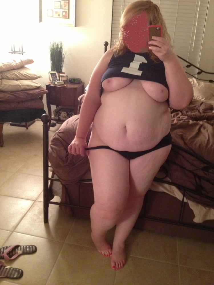 Sexy Bellies - 19 Photos 