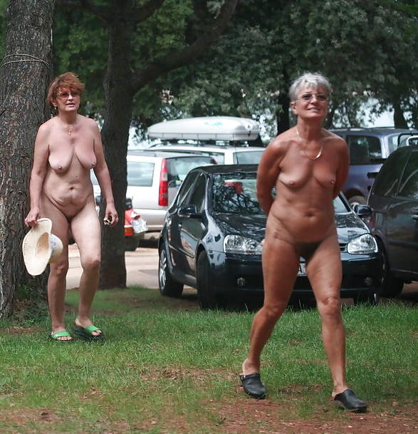 Mature Nudist Ladies 10 pict gal