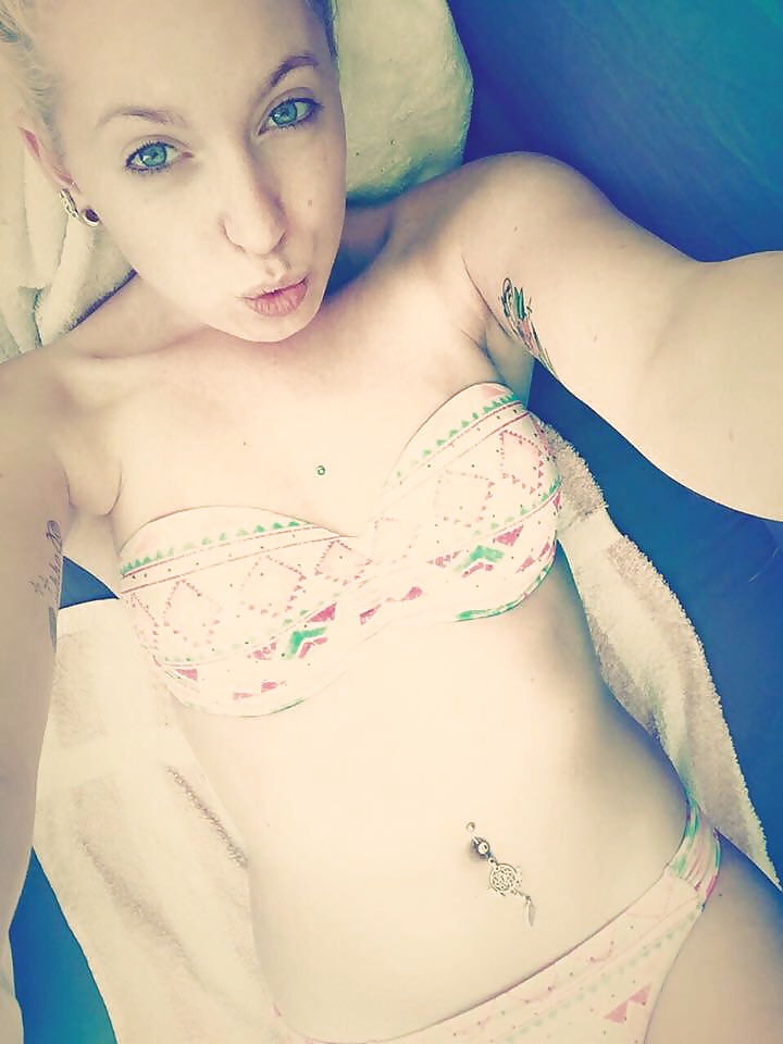 Kik & Snapchat 2 pict gal