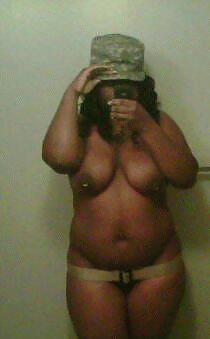 Real Thick Army Chick pict gal