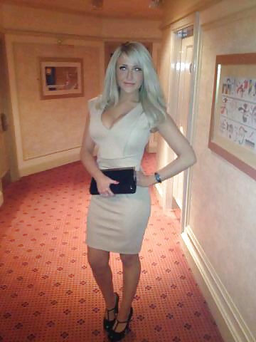 Heavenly bodied bimbo slut pict gal