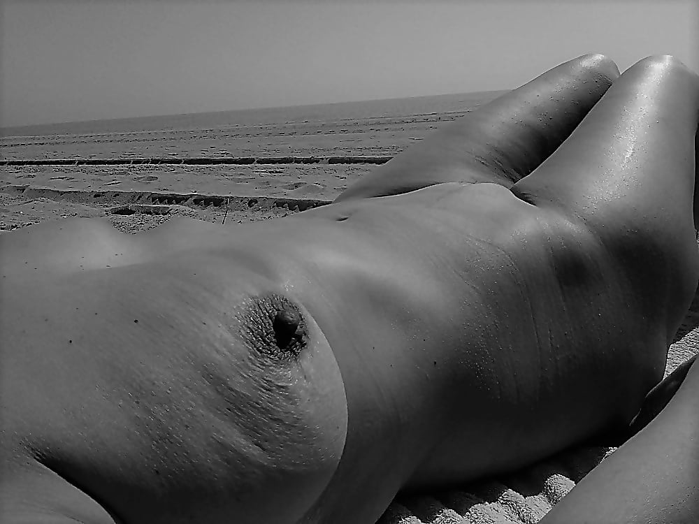 Sehen Sie sich Naked skin - 1 Bilder auf xHamster.com an