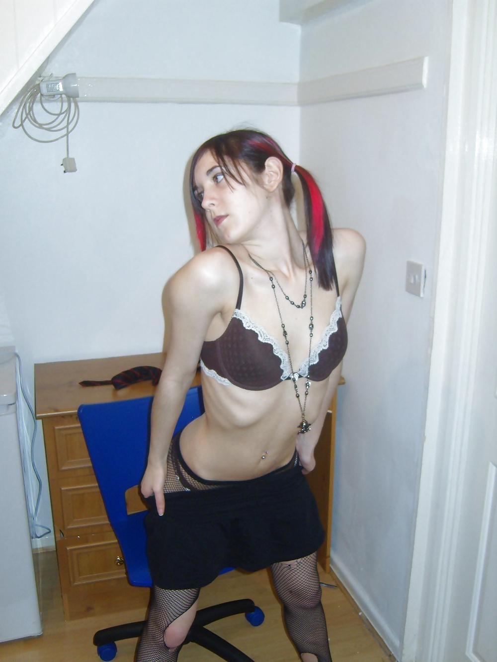 Sexy skinny goth girl pict gal