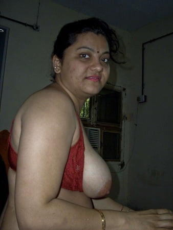 sexy desi bhabhi hottest feagure         