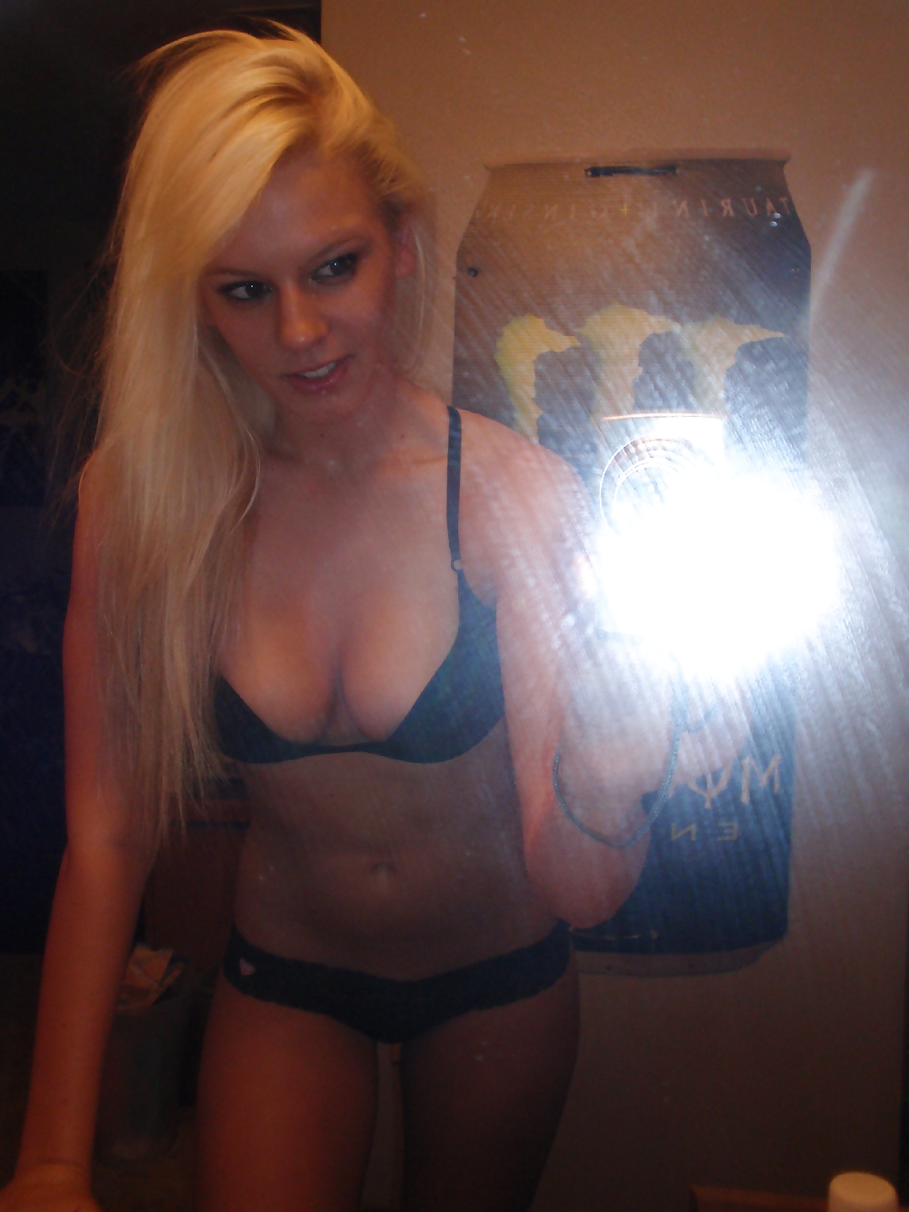 blondy selfshot pict gal