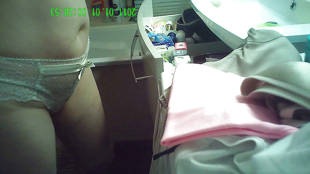 SVETLANA BATHROOM pict gal