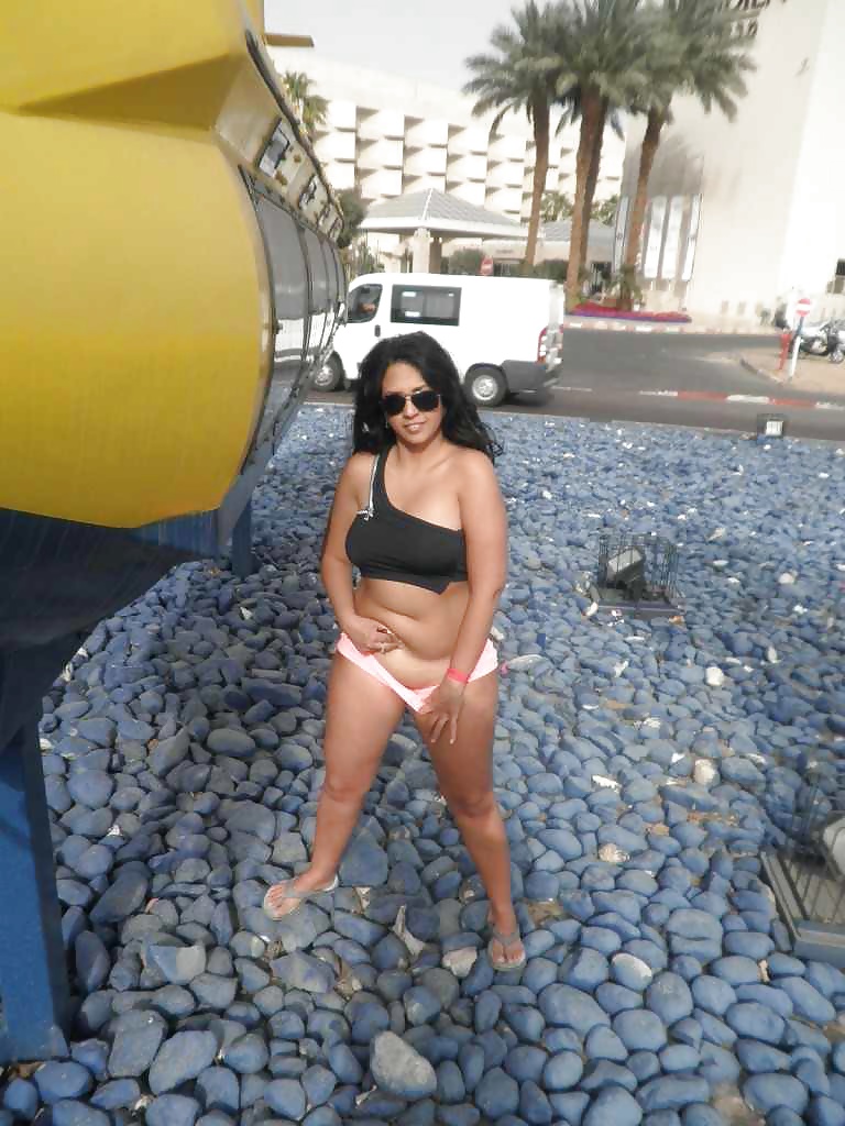 Curvy chick pict gal