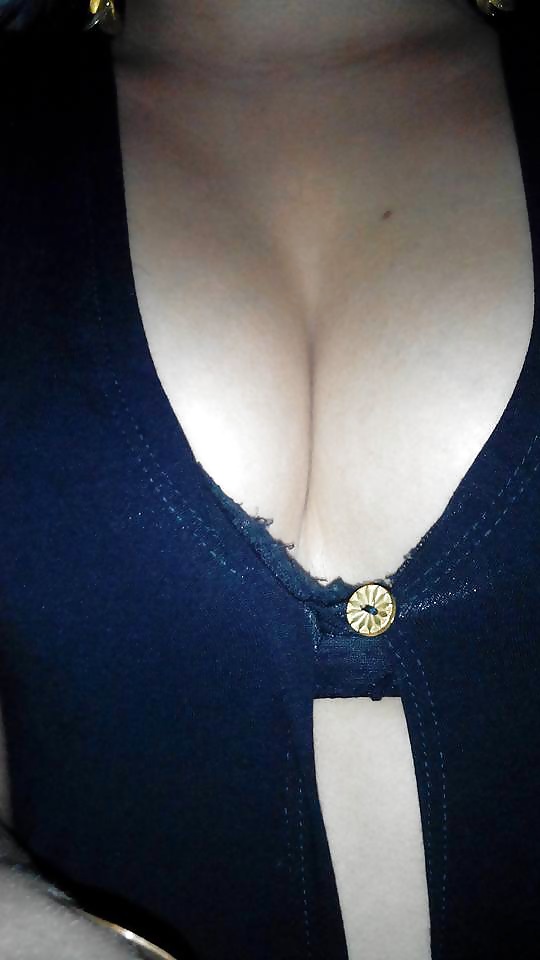 Candid Cleavage pict gal