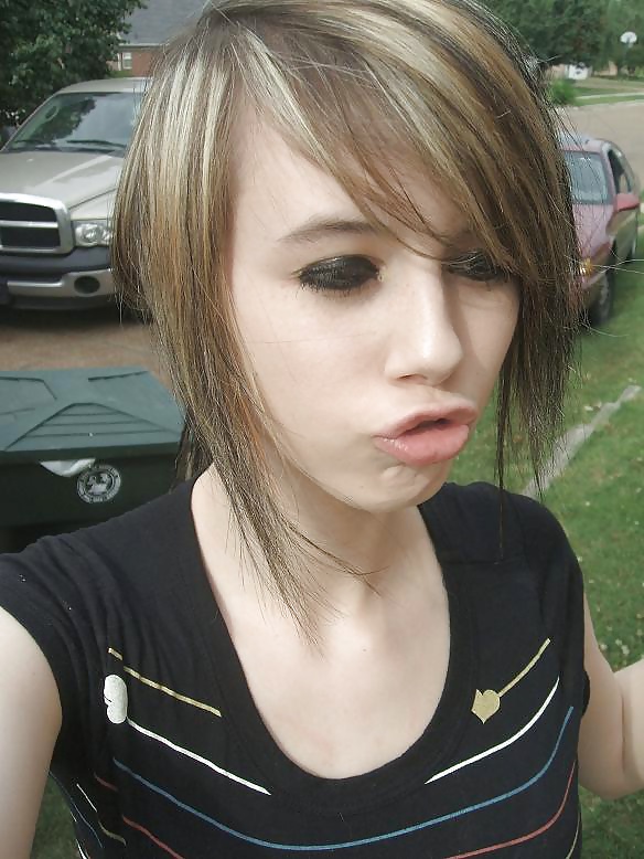 Carly 19 Years pict gal