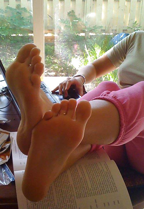 Feet 6 pict gal