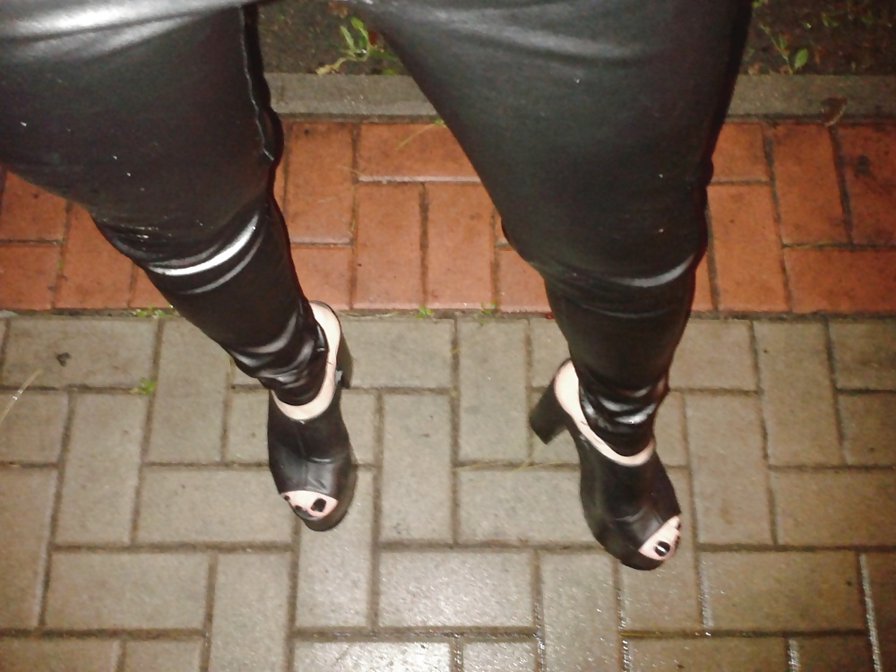 sunday night stroll in my high platform mules pict gal