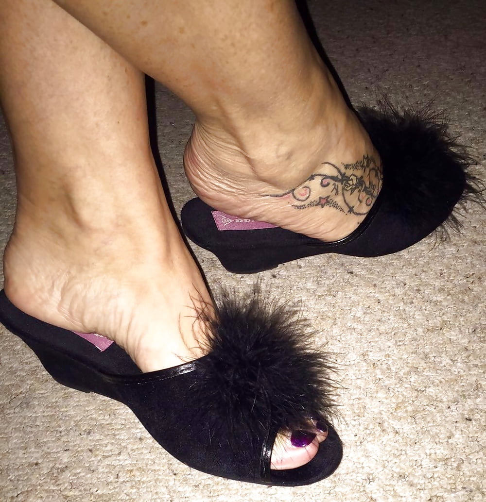 Got me sum new fluffy slippers pict gal