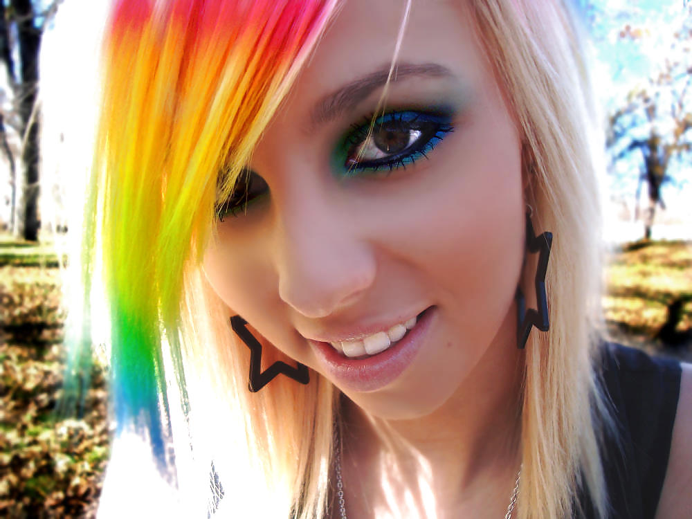Dyed Hair Girls pict gal