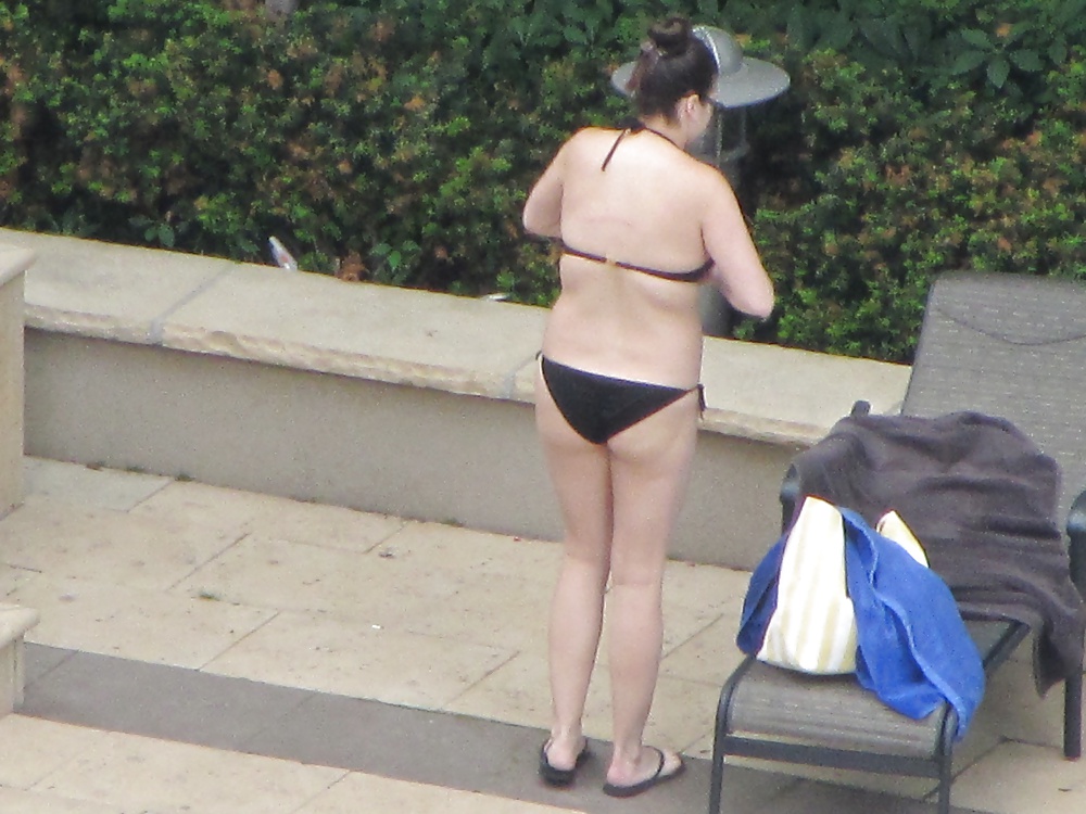 Cuties by the pool - Toronto Ontario Canada pict gal