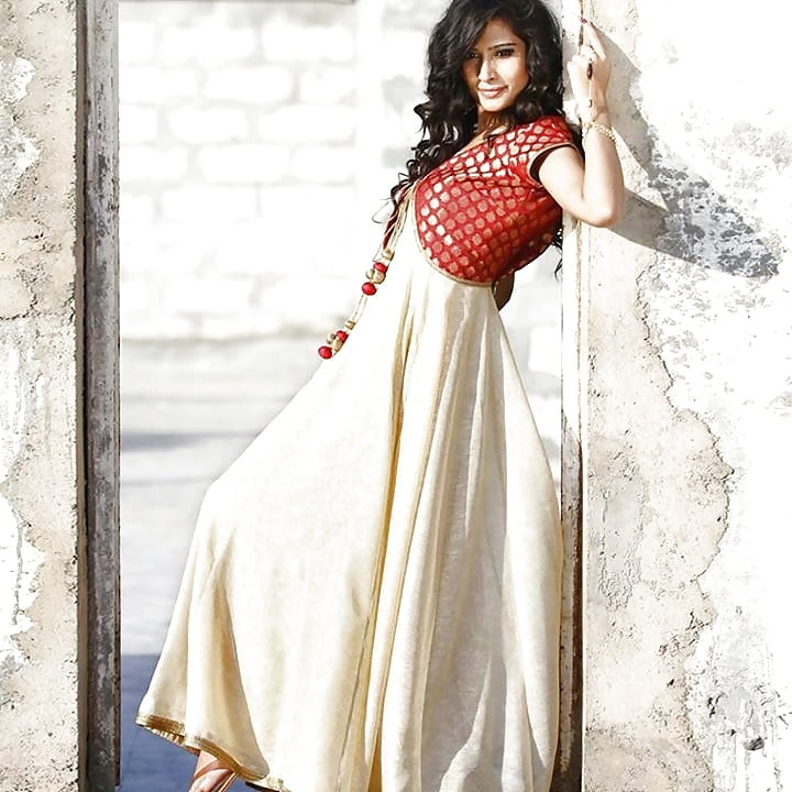 AMATEUR INDIAN BABE pict gal