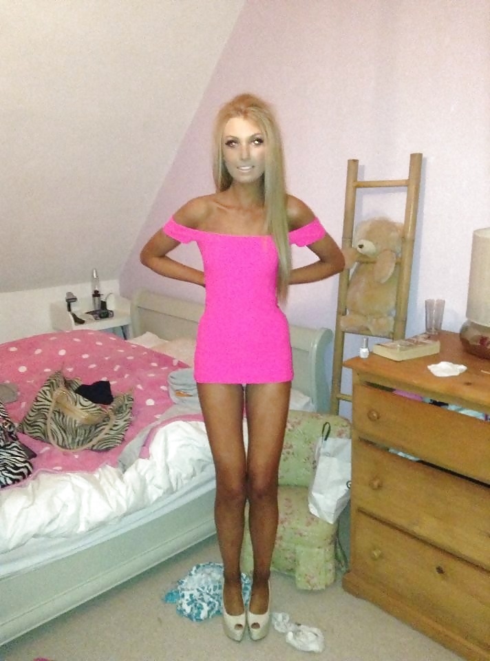 Irish chav has legs that just keep going pict gal