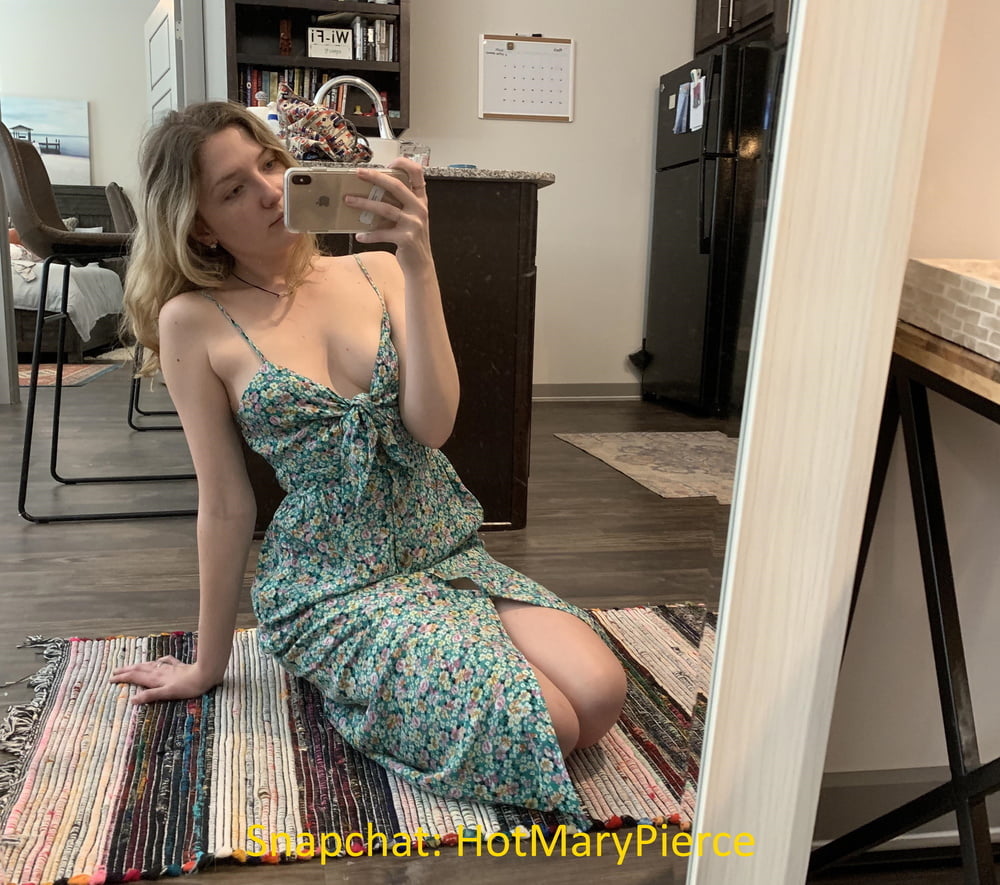 Petite Blonde Teen photo #324965928