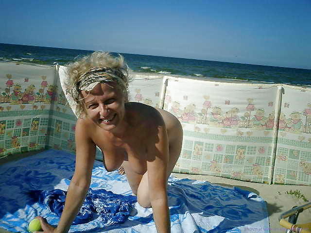 Mature Nudist Ladies 16 pict gal
