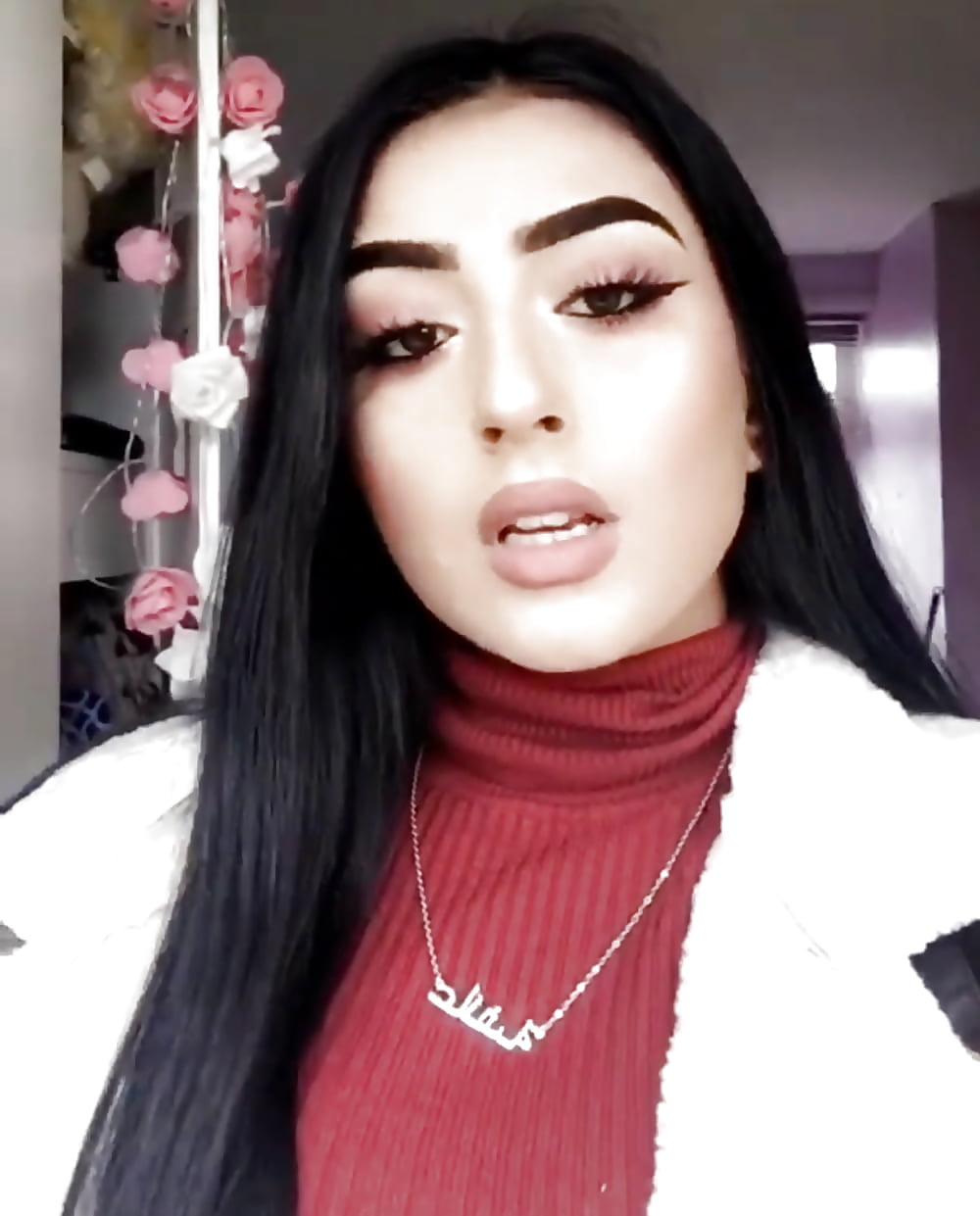 Sexy Indian & Paki babes pict gal