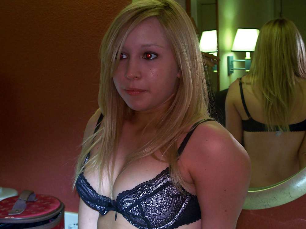Amateur Young Blonde Teen pict gal