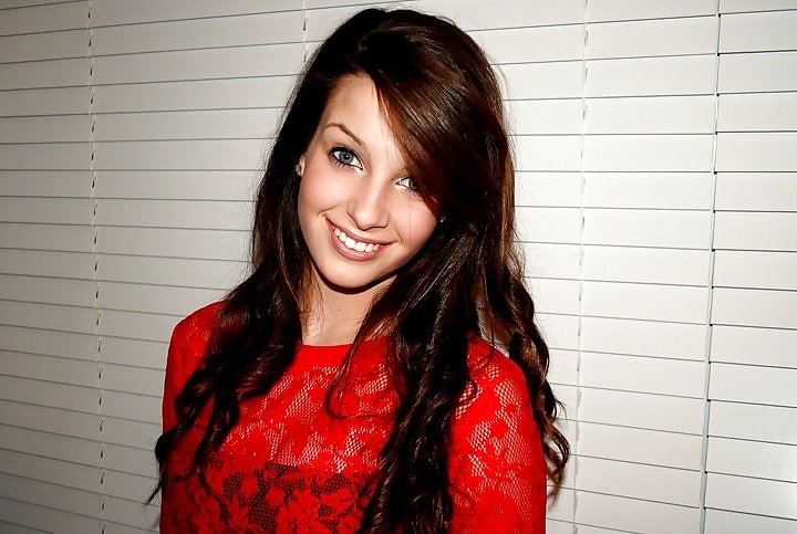 Anna goes on holidays pict gal