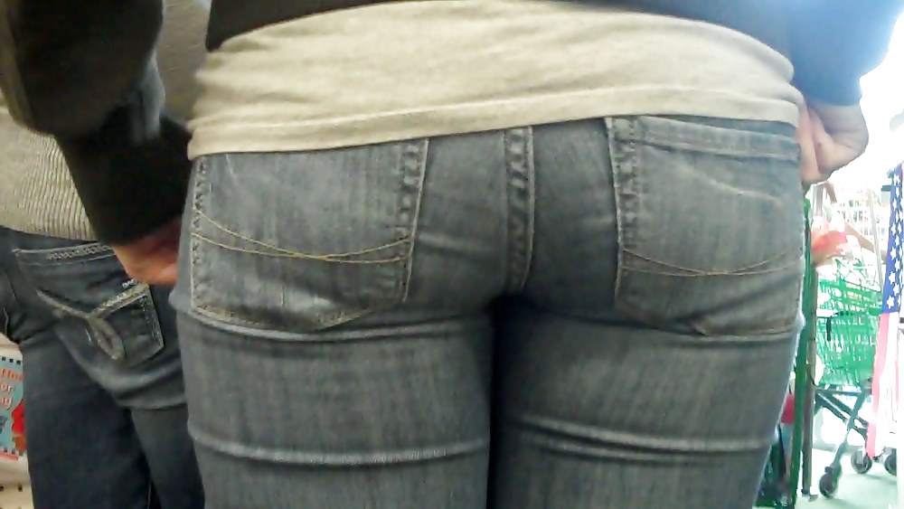 Following behind her nice butt & ass in jeans pict gal