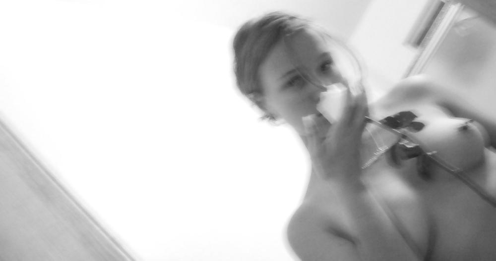Self Shot 02 pict gal