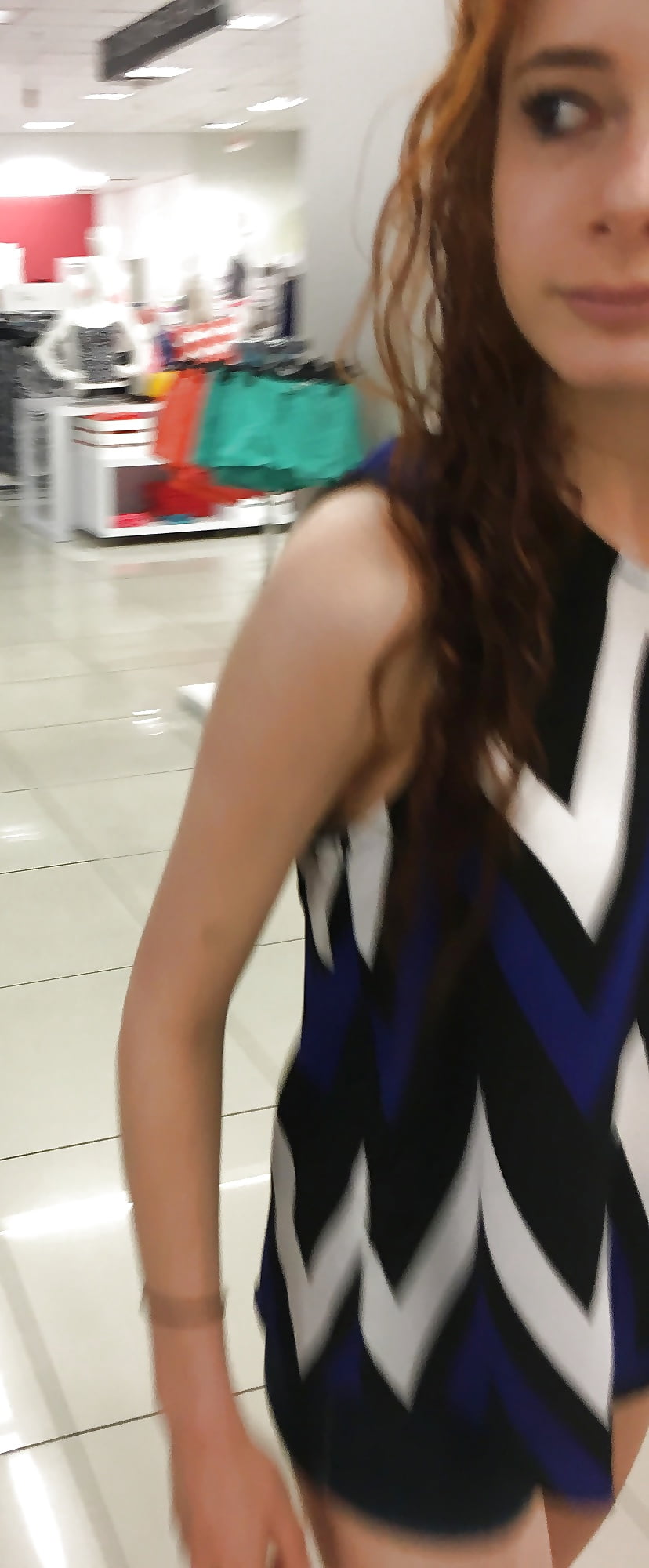 Tiny tight redhead slut mall teen in tiny shorts pict gal