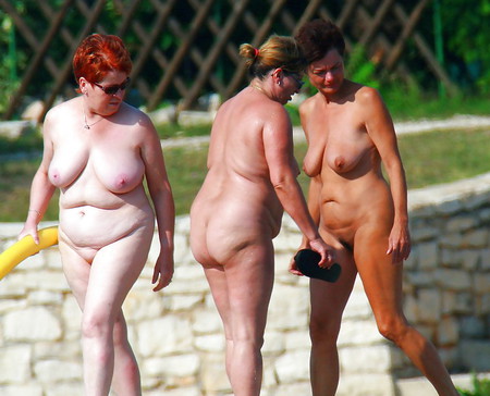 Mature Nudist Ladies 4