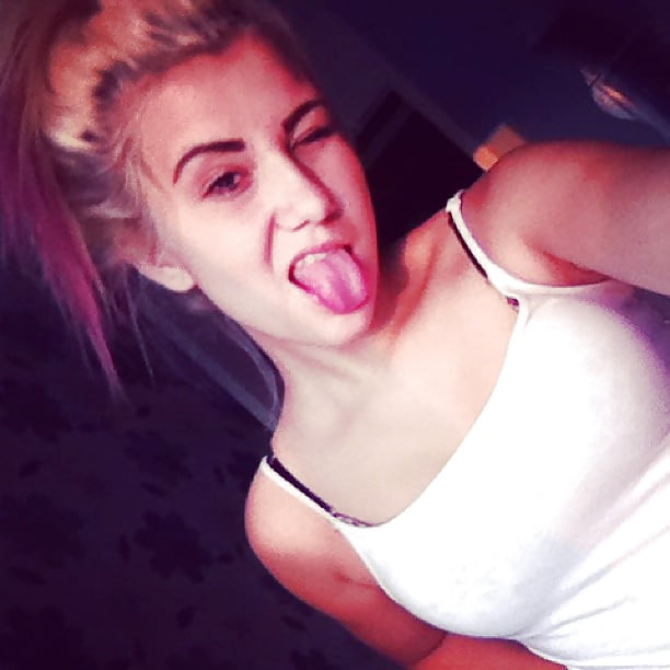 UK SLAG: Demi Leigh Birchall pict gal