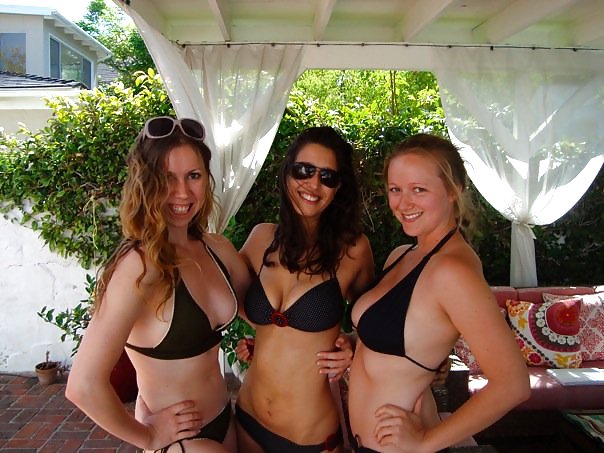 Crazy Amateur College Babes pict gal