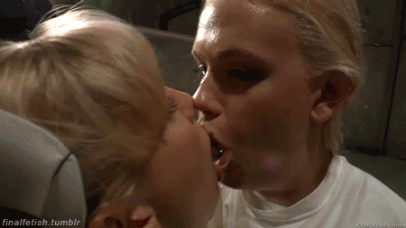 deepthroat Lesbian dildo