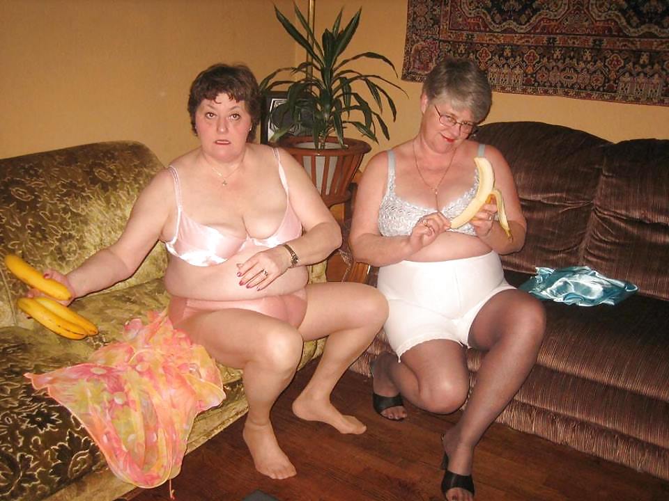 Grannysluts Magreth 62 Years Old And Rosi 60 Years Old 7 Pics Xhamster