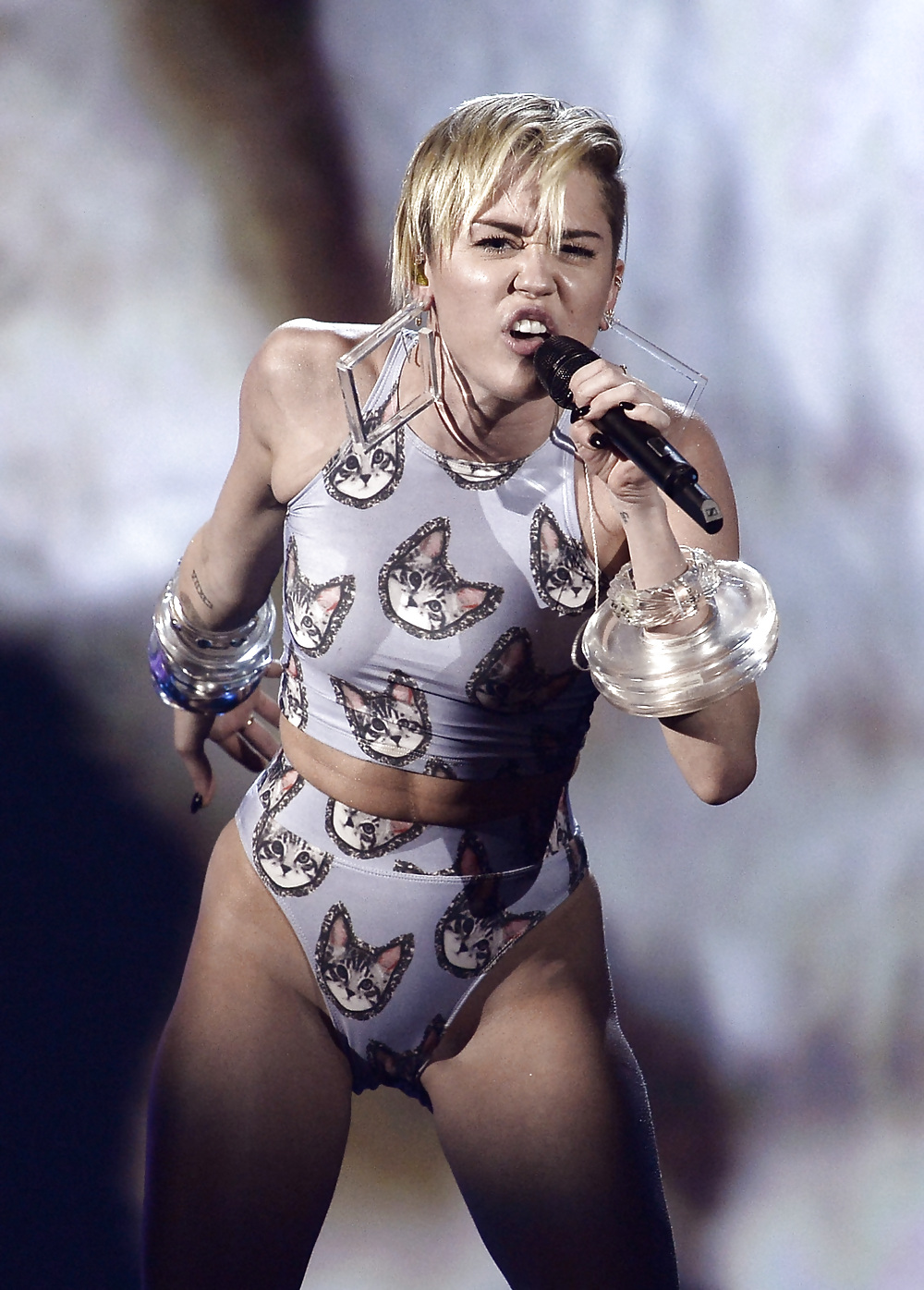 Wild Miley Cyrus, Love the outfits. pict gal