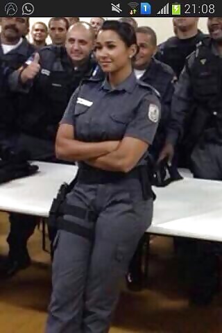 Julia Policia bien puta pict gal