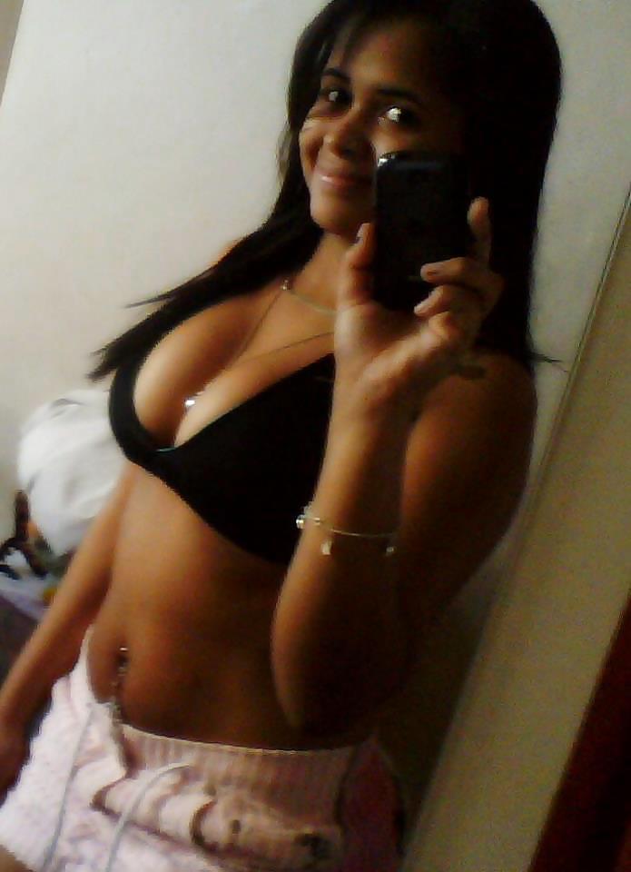 Tayna Souza pict gal