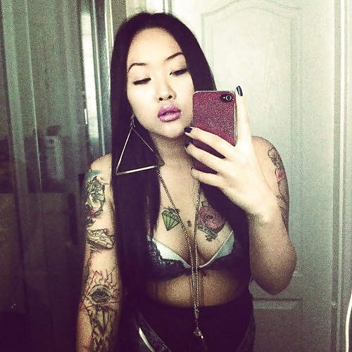 Tattooed Asian Teen pict gal