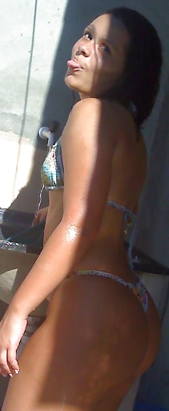 Bikini teens in Brazil pict gal