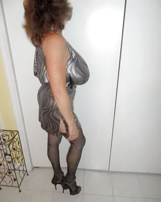 Busty Mature Wife Mandy pict gal