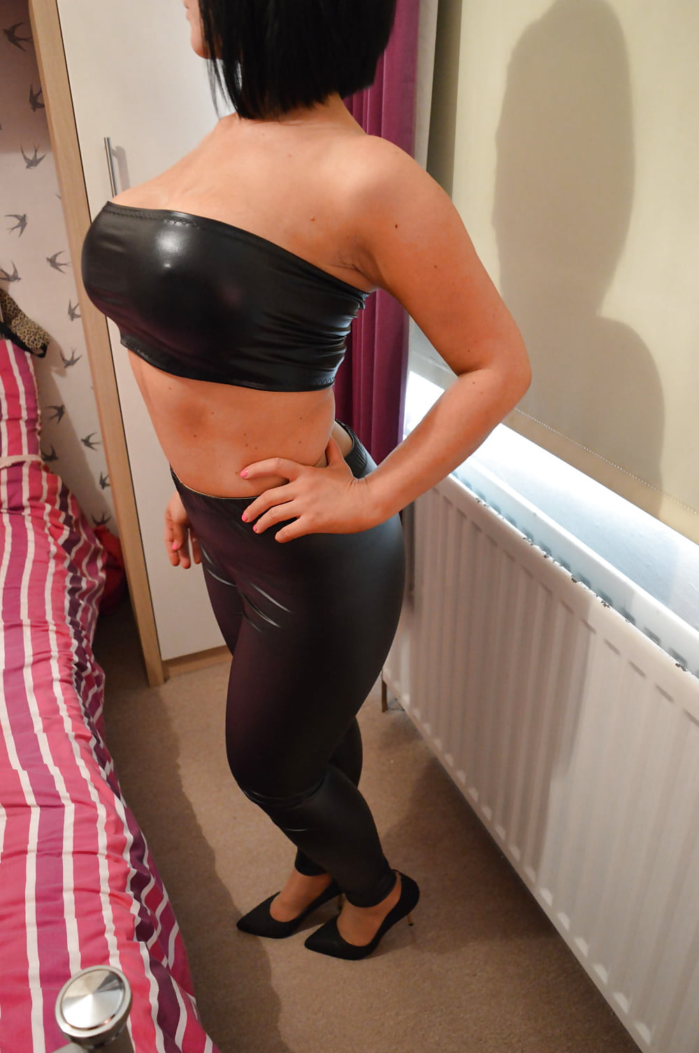 Busty eBay Seller #2 pict gal