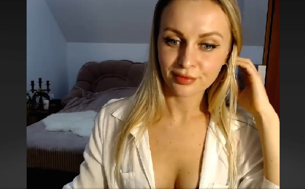 Does anyone know these girls i had sex with them on skype... - 52 Photos 