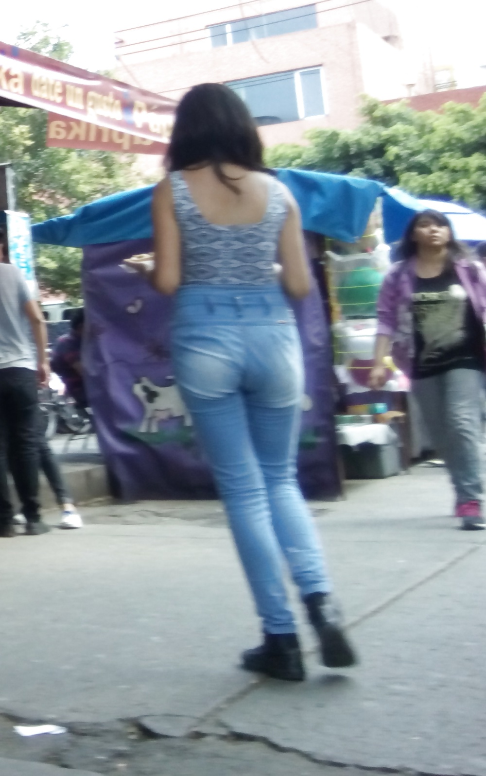ass in street pict gal
