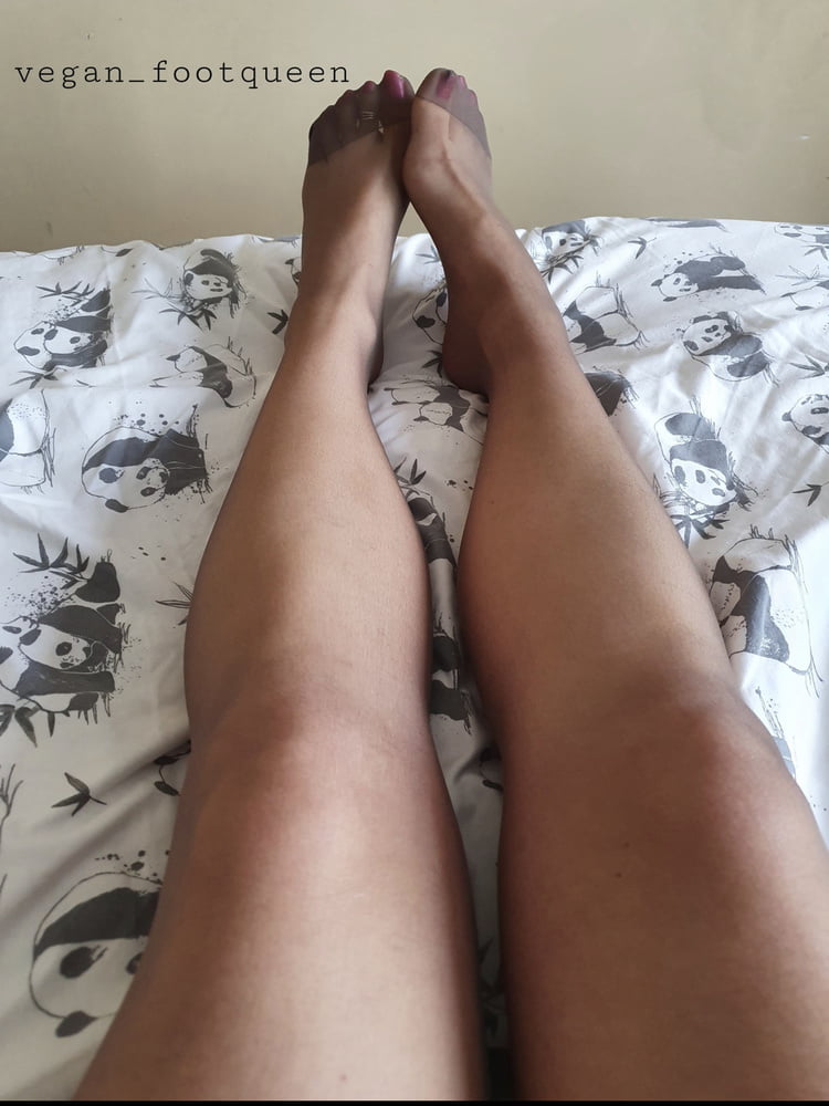 Sexy Milf Feet I want to Fuck (UK, British, Foot, Flip Flop) - 231 Photos 