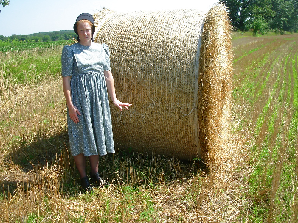 Redhead Amish Girl Belle pict gal